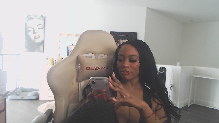 SinForBri's Streamate show and profile