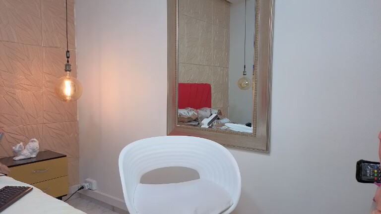 Sophie_Can's Streamate show and profile