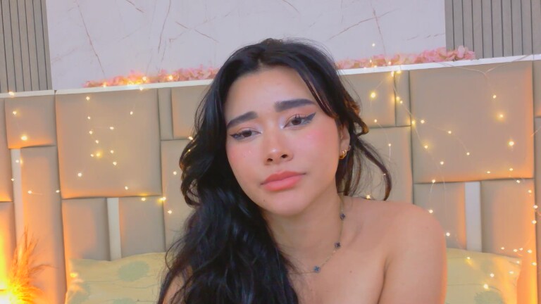 RoxyLyne's Streamate show and profile