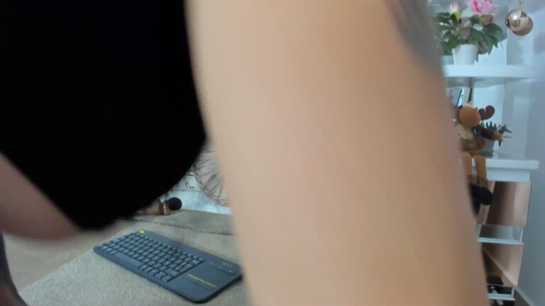 ScarletLyn's Streamate show and profile