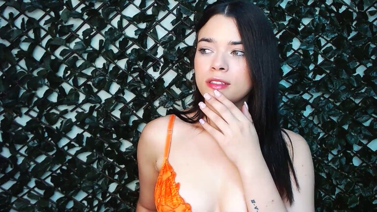 Niina_Collins's Streamate show and profile