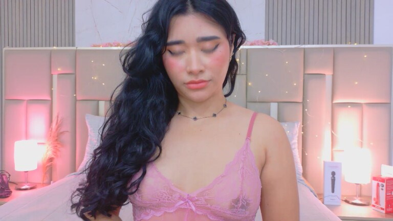 RoxyLyne's Streamate show and profile