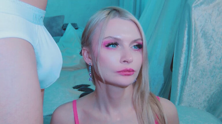 DenLina's Streamate show and profile