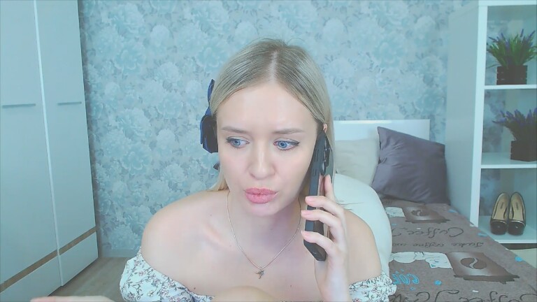 Lindy18's Streamate show and profile