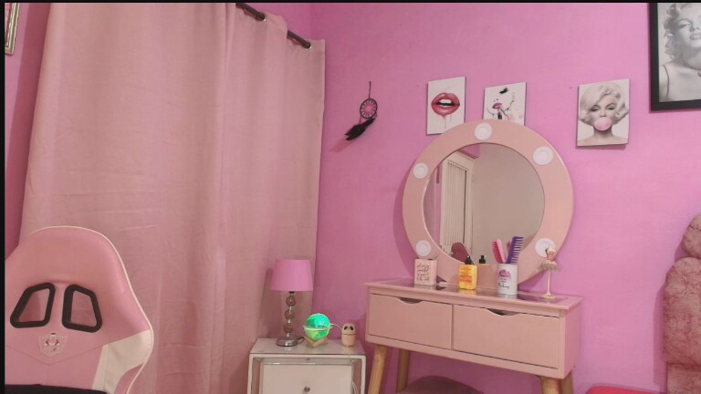 AlanaBon's Streamate show and profile