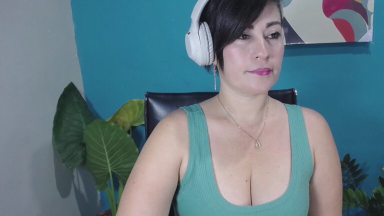 Gaby_Cutee's Streamate show and profile