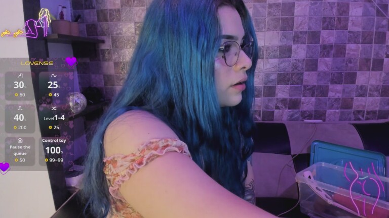 SophiaCyrus101's Streamate show and profile