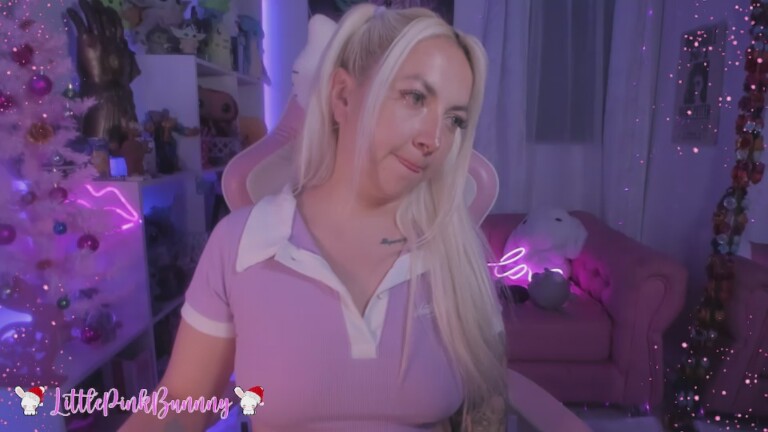 LittlePinkBunnny's Streamate show and profile