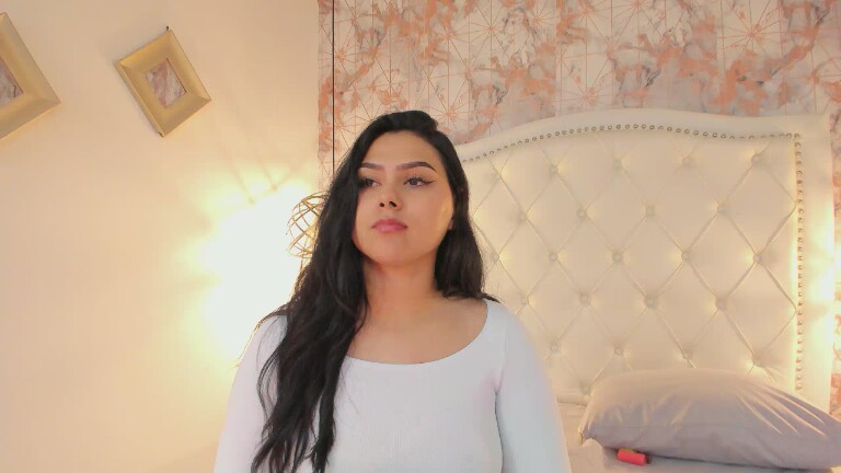 SaharaLyn's Streamate show and profile