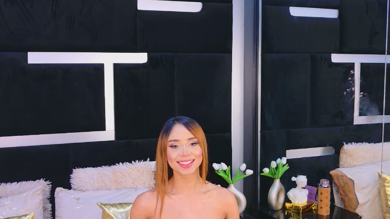 AlanaFerrara's Streamate show and profile