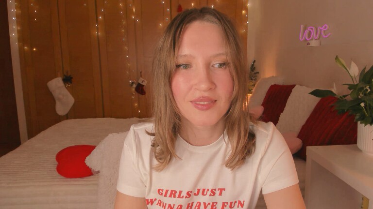 EmilyJune's Streamate show and profile