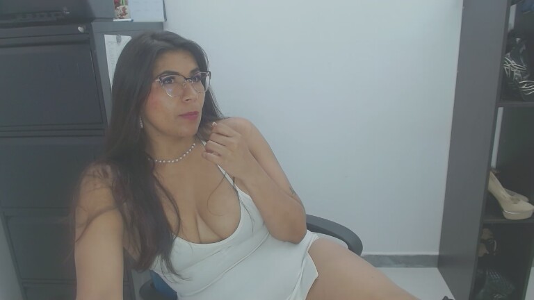 LunaDumont's Streamate show and profile