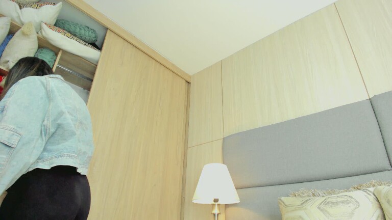 IssySosa's Streamate show and profile