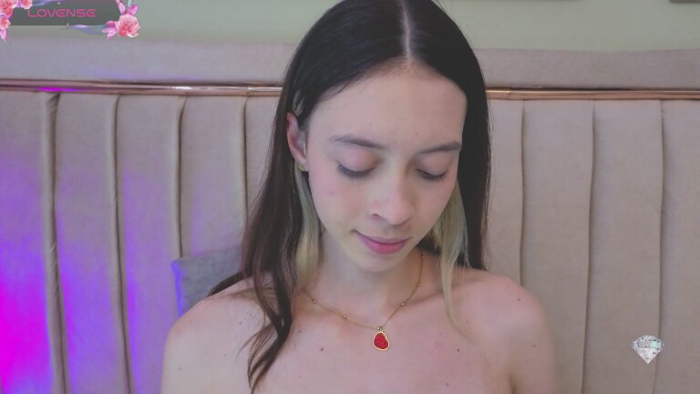 SophiiaGrey's Streamate show and profile