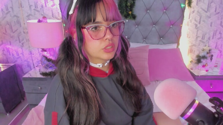 MaddieWaves's Streamate show and profile