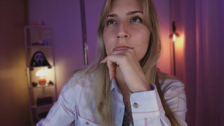 LindaSofiaa's Streamate show and profile