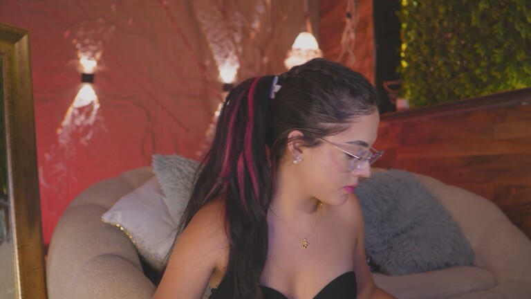 RossyAdamms's Streamate show and profile