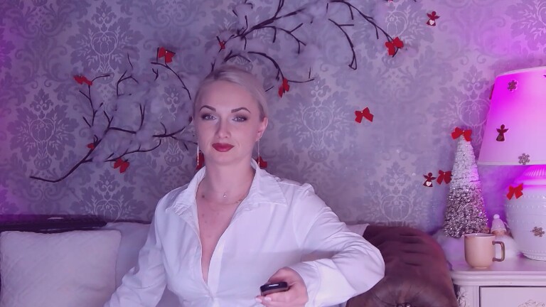 EllianaReese's Streamate show and profile