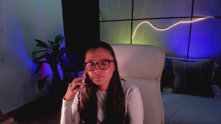 EmiilyMazzon's Streamate show and profile