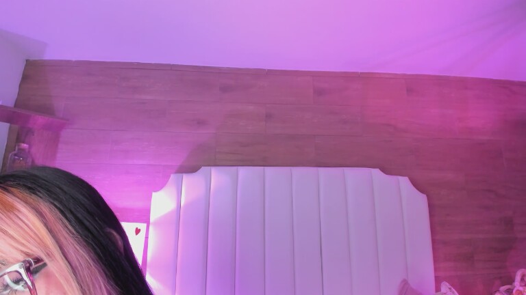 MaddieWaves's Streamate show and profile