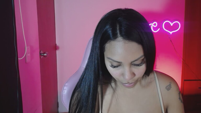 LATINA_BIG_CLITXXX's Streamate show and profile