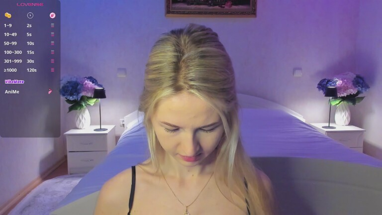 Julie_Blaze's Streamate show and profile