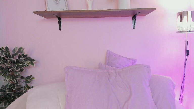 SaraFernandez's Streamate show and profile