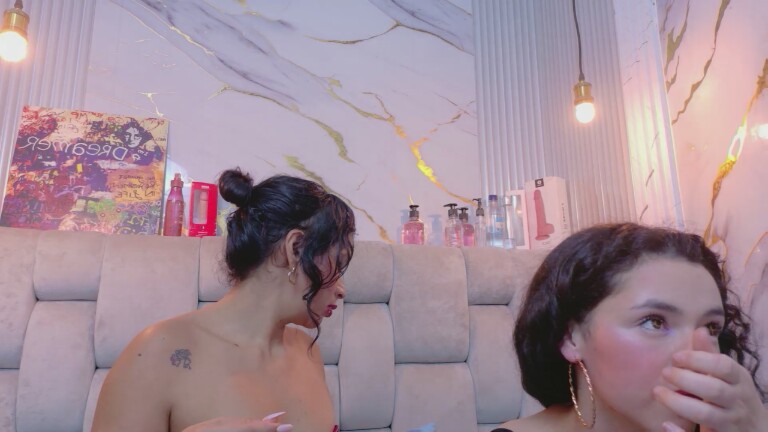 Sofia_Faces's Streamate show and profile