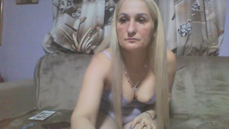 RANNIYA's Streamate show and profile