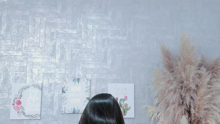 SaraBacker's Streamate show and profile