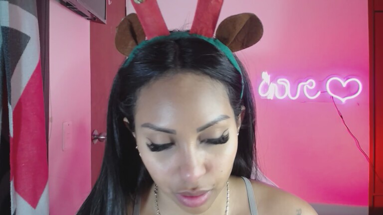 LATINA_BIG_CLITXXX's Streamate show and profile