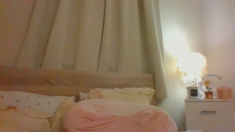 NaughtyLeahUK's Streamate show and profile