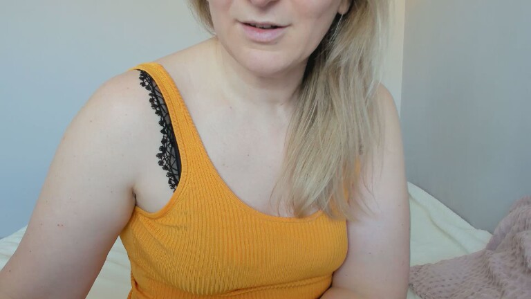 XxSweety_GirlxX's Streamate show and profile