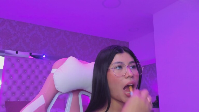 LylaKarl's Streamate show and profile