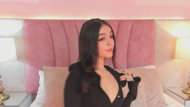 EmmaWeest's Streamate show and profile