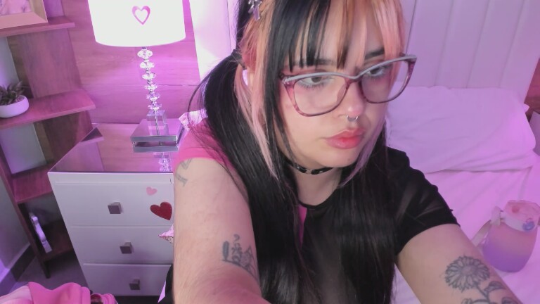 MaddieWaves's Streamate show and profile
