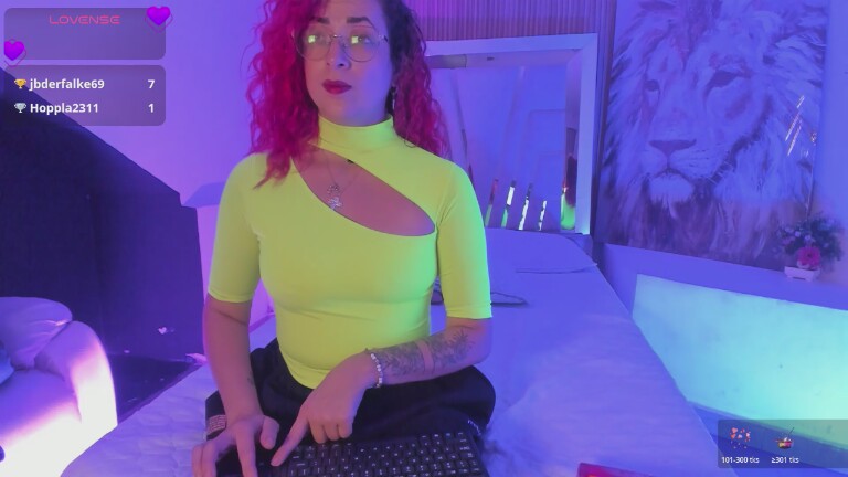 RoxanneStorm's Streamate show and profile