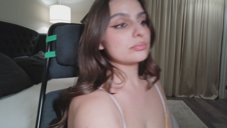 LuciaKing's Streamate show and profile