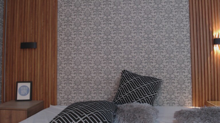 Charlotte_18's Streamate show and profile