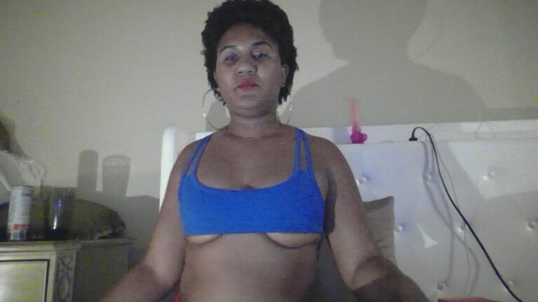 NikolePlays's Streamate show and profile