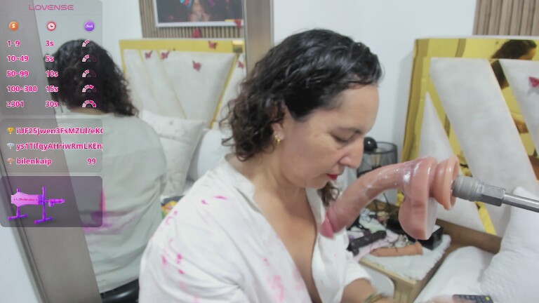 Luna_Mature's Streamate show and profile