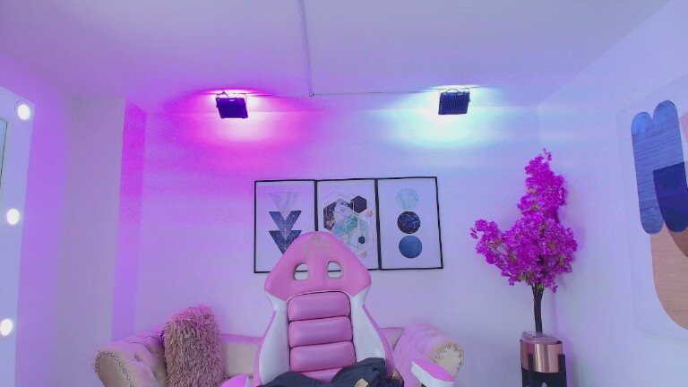 TamaraSlimxxx's Streamate show and profile