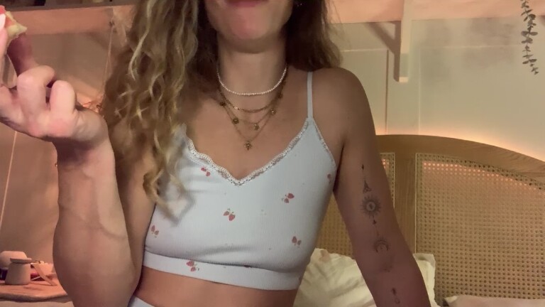 MuscleMolly's Streamate show and profile