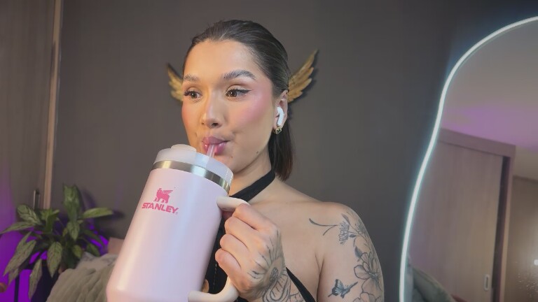 Lotie_Cox's Streamate show and profile