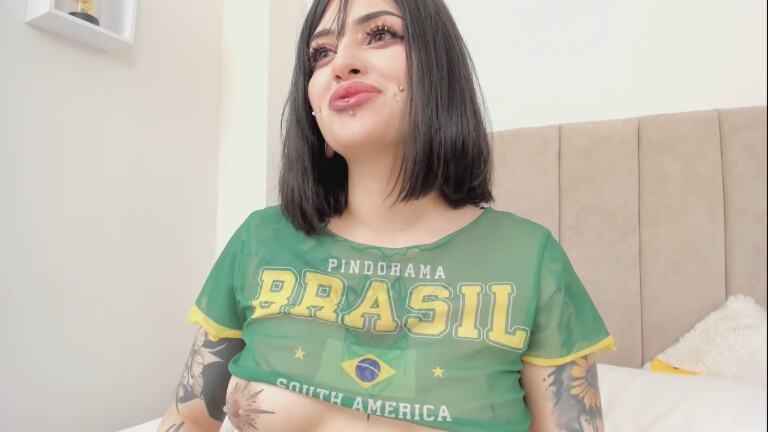 Miaa_Hunter's Streamate show and profile