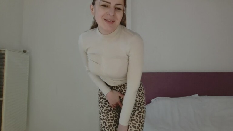 EMYILIA's Streamate show and profile