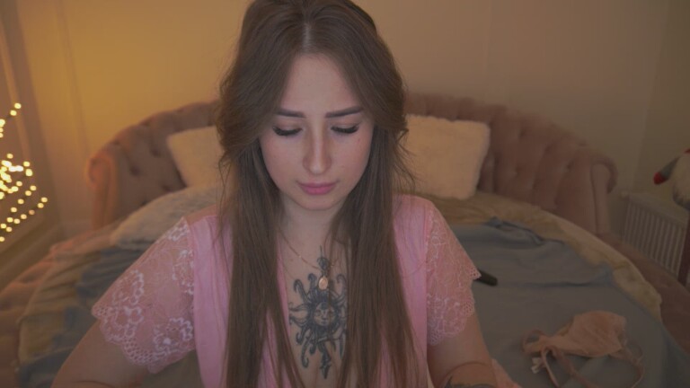 PrettyAdellee's Streamate show and profile