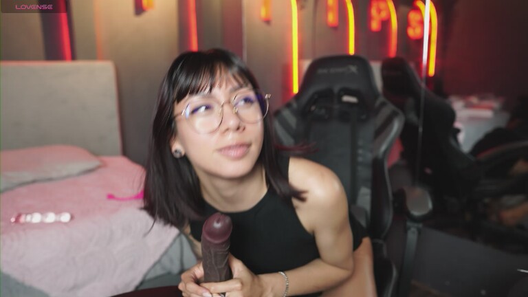 ZaraMiiuw's Streamate show and profile