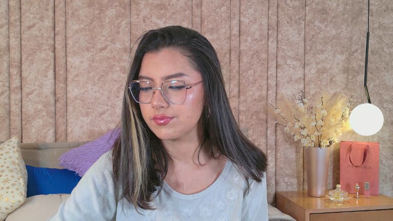 IsaRose's Streamate show and profile