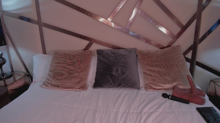 NinnaEvansx's Streamate show and profile